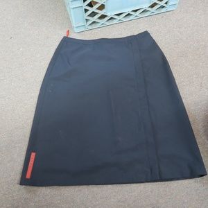 Prada Made in Italy size 42 Women Skirt side zip